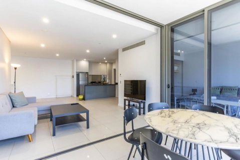 Modern 2B With Loft Bed Parking Central Mascot - Accommodation Redcliffe 0