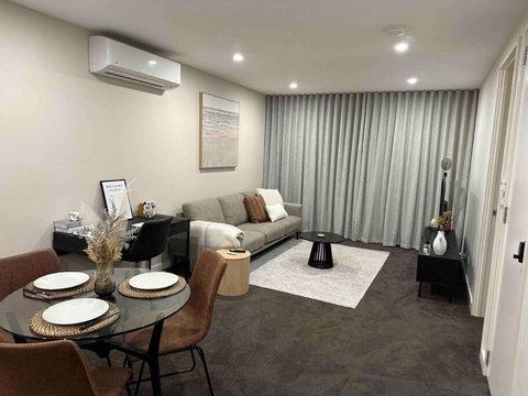 Modern Griffith Apartment - Accommodation Redcliffe 2