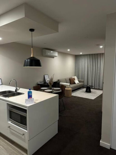 Modern Griffith Apartment - Accommodation Redcliffe 1