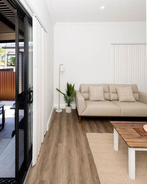 Modern Home In The Heart Of Bankstown - Accommodation Redcliffe 0
