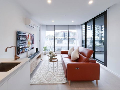 Modern Luxury 2B2B Sky Garden SmartTV - Accommodation Redcliffe 0
