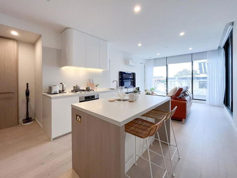 Modern Luxury 2B2B Sky Garden SmartTV - Accommodation Redcliffe 2