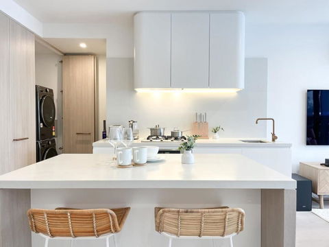 Modern Luxury 2B2B Sky Garden SmartTV - Accommodation Redcliffe 3