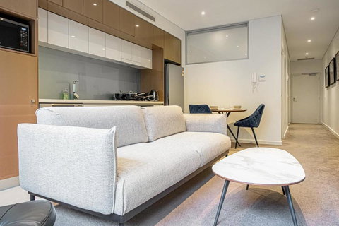 Modern Urban Retreat 1BR Apt Near Chatswood - Accommodation Redcliffe 2