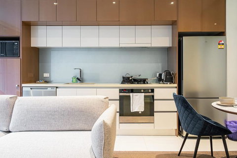 Modern Urban Retreat 1BR Apt Near Chatswood - Accommodation Redcliffe 3