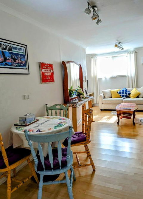 Moon House - Accommodation Redcliffe 3