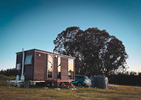 Moon Shadow By Tiny Away - Accommodation Redcliffe 1