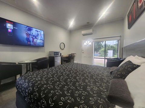 Motel24Seven And Apartments - Accommodation Redcliffe 1