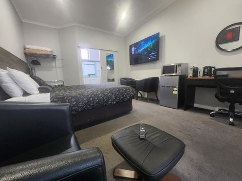 Motel24Seven And Apartments - Accommodation Redcliffe 3