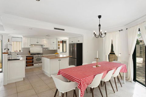 Newly Renovated Home Steps From Sorrento Beach - Accommodation Redcliffe 3