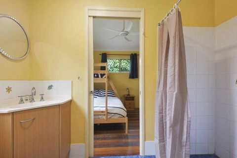 Moreton Island Retreat - Accommodation Redcliffe 2