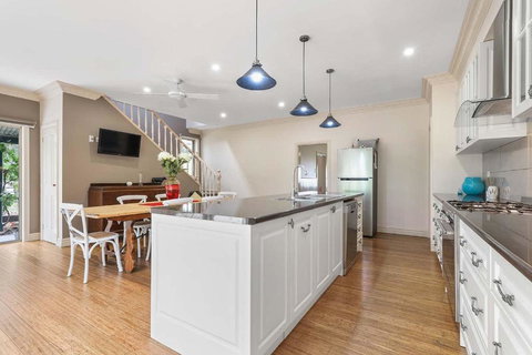 Mount Bolton Retreat - Accommodation Redcliffe 3