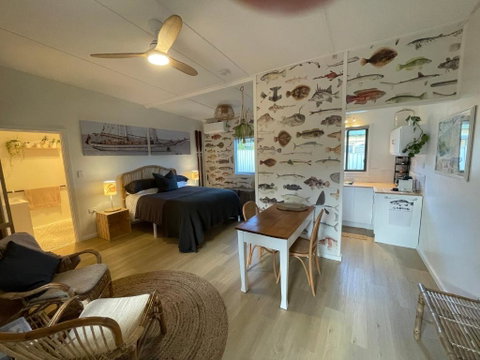 MrandMrs Fish Cabins - Accommodation Redcliffe 3