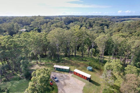 Nambucca Valley Train Carriages - Accommodation Redcliffe 3