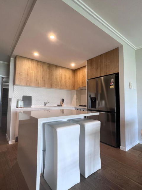 Near New 4br Townhouse Next To Shopping Mall - Accommodation Redcliffe 3