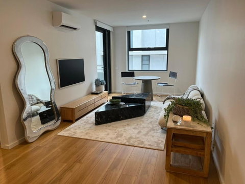 NEW BOUTIQUE 1bd Apt - Accommodation Redcliffe 0