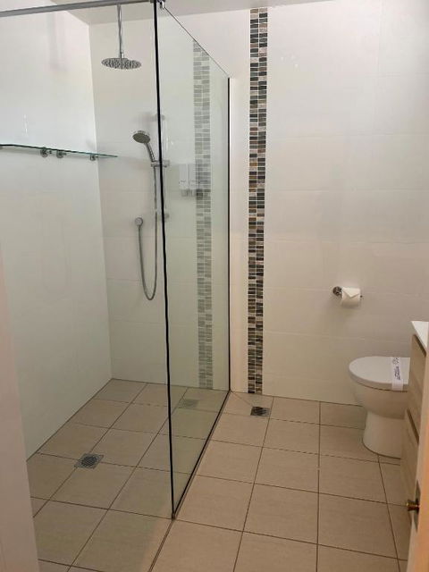 New England Motor Lodge - Accommodation Redcliffe 1