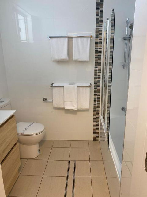 New England Motor Lodge - Accommodation Redcliffe 3