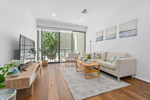 New Luxury Stylish Elegant Townhouse For Families - Accommodation Redcliffe 1