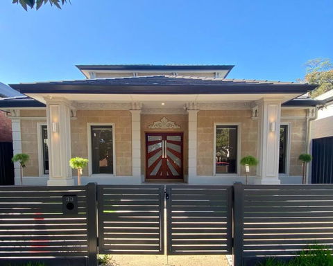 New Spacious Luxury 5 Bedroom Mansion In Unley - Accommodation Redcliffe 1