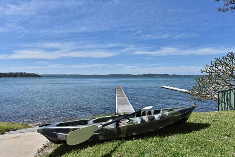 New Property Silverwater Serenity Shores Absolute Waterfront On The Lake - Accommodation Redcliffe 1