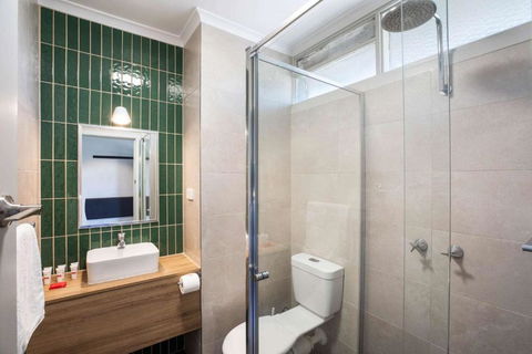 Nightcap At Morwell Hotel - Accommodation Redcliffe 2