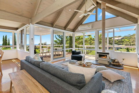 Ngaree - Accommodation Redcliffe 1