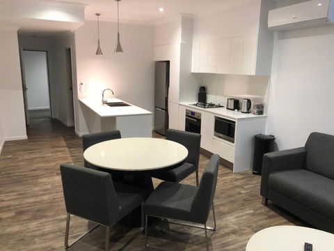 Nouveau On Young - Accommodation Redcliffe 1