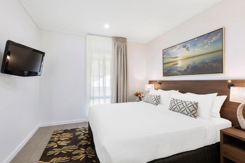 Oaks Cable Beach Resort - Accommodation Redcliffe 2