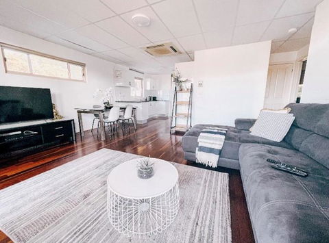 Oasis On The Hawkesbury - Water Views - Accommodation Redcliffe 2