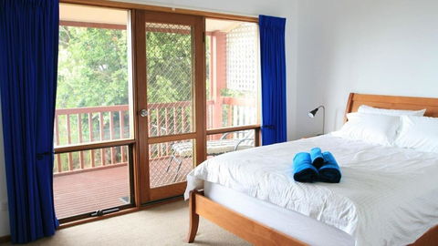 Ocean Blue KI. Absolute Ocean Front, Free WiFi - Accommodation Redcliffe 1