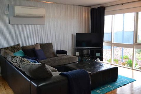 Ocean Breeze - Accommodation Redcliffe 1