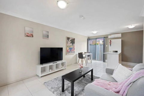 One Bedroom Holiday Rental In Scarborough - Accommodation Redcliffe 3