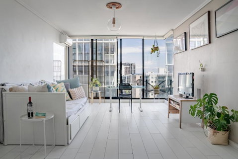 Ocean View Apartment Close To CBD With Indoor Pool. - Accommodation Redcliffe 2