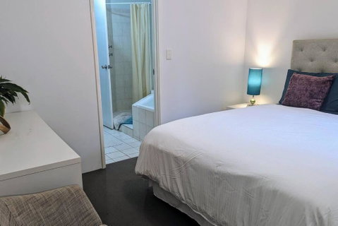 Ocean Villa - Accommodation Redcliffe 2