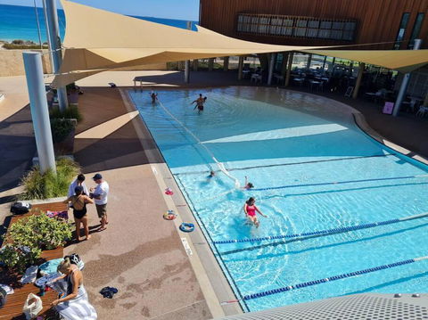 Oceanic Escape 50m To Beach - Accommodation Redcliffe 1