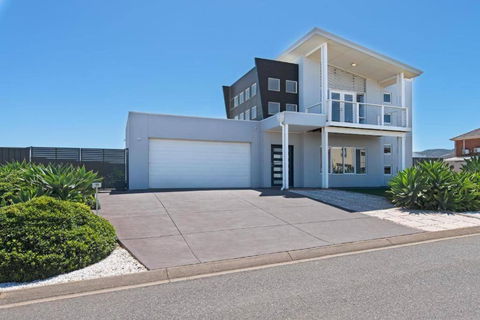 On Seascape - Accommodation Redcliffe 0