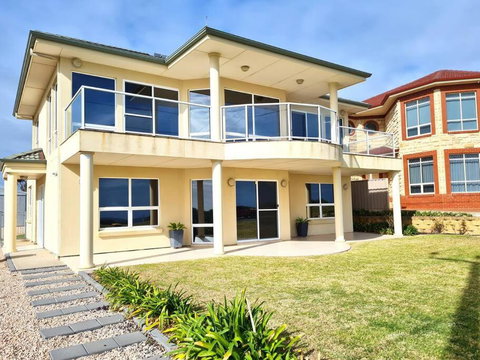 On The Bay - Accommodation Redcliffe 0