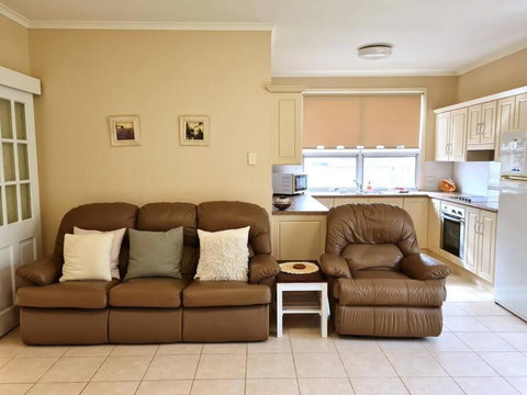 On The Bay - Accommodation Redcliffe 3