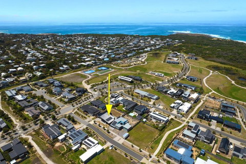 Opulence Cove - Accommodation Redcliffe 2