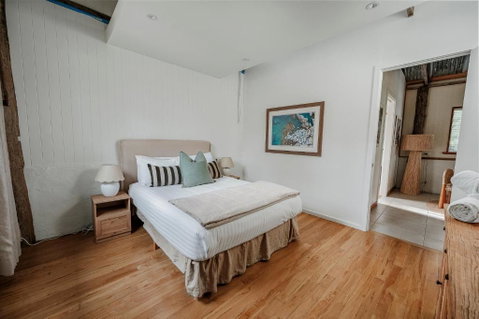 Orchard Cottage - Quiet Farm Escape - Accommodation Redcliffe 1