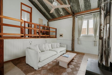 Orchard Cottage - Quiet Farm Escape - Accommodation Redcliffe 3