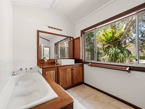 Orchard Homestead Countryside Retreat - Accommodation Redcliffe 3