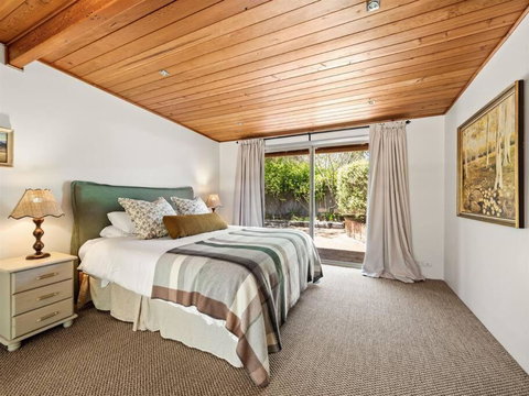 Orchard Homestead Countryside Retreat - Accommodation Redcliffe 1