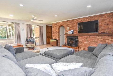 Ovens Valley Retreat - Accommodation Redcliffe 3