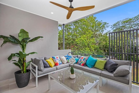 Park Avenue Luxe Townhouse Brand New Sleeps 9 - Accommodation Redcliffe 2
