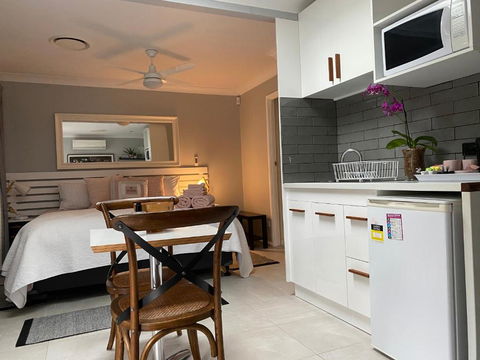 Paperbark Bed & Breakfast - Accommodation Redcliffe 1
