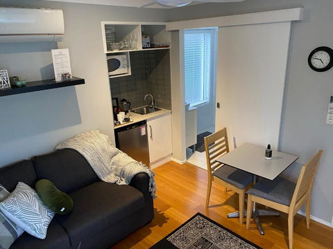 Paperbark Bed & Breakfast - Accommodation Redcliffe 0