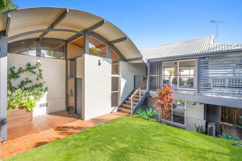 Paradise Palms - Resort Retreat With Panoramic Views - Accommodation Redcliffe 2