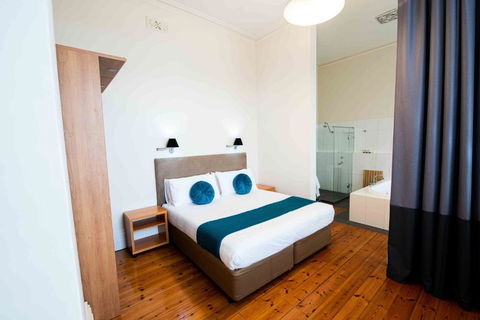 Park Hotel - Accommodation Redcliffe 3